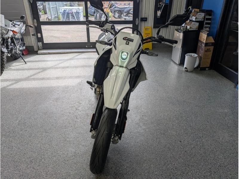 2025 Suzuki Suzuki Drz 400 Sm Super Motard alt