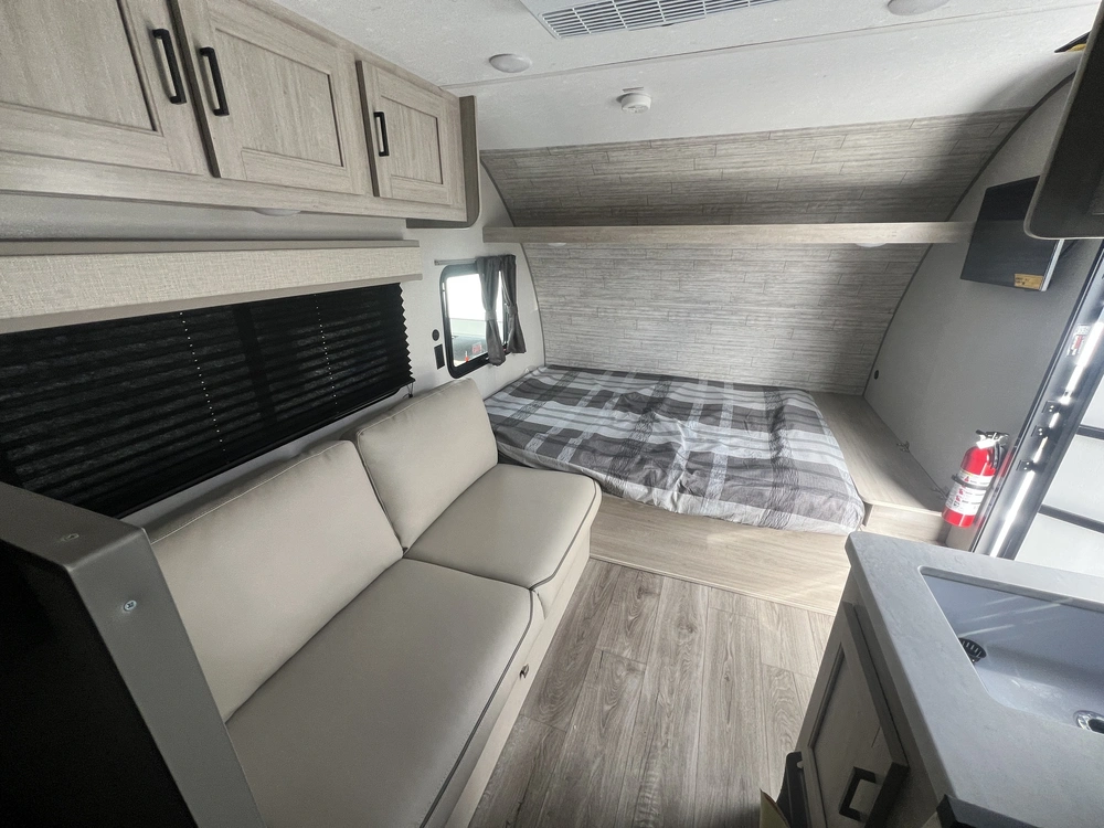 2024 Coachmen Catalina 164bhx alt