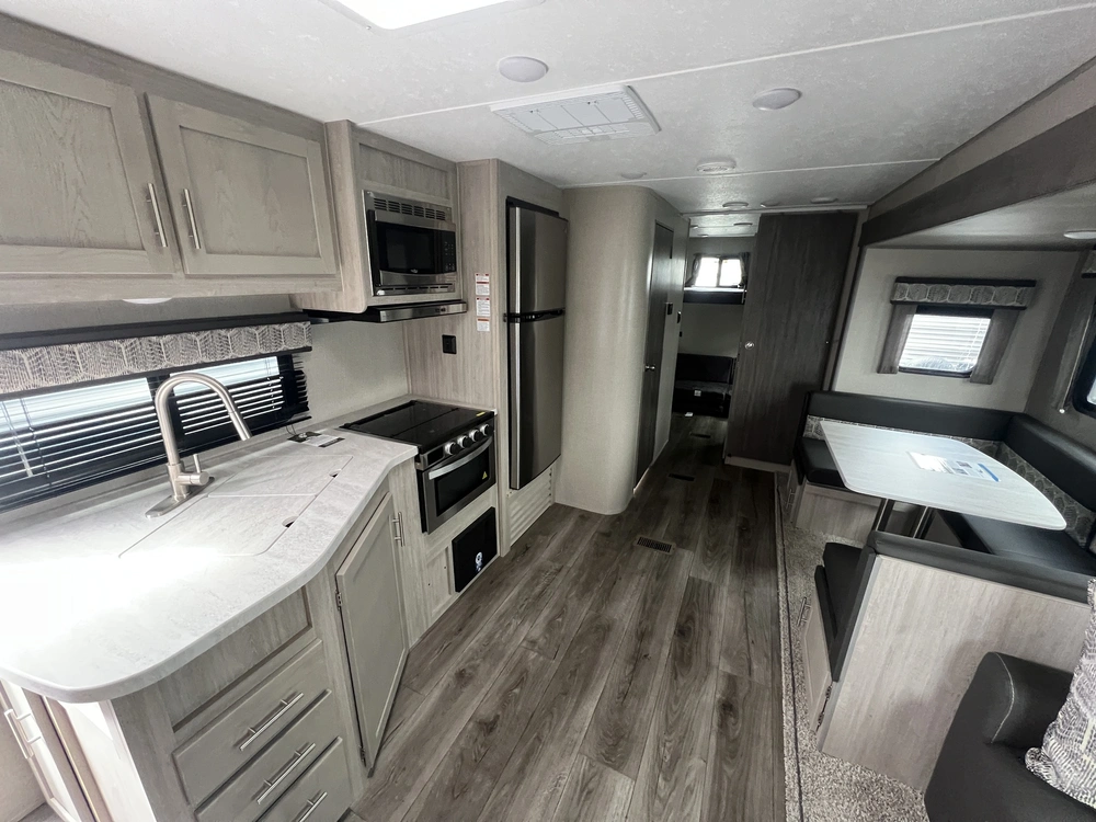 2022 Coachmen Catalina 293qbckle alt