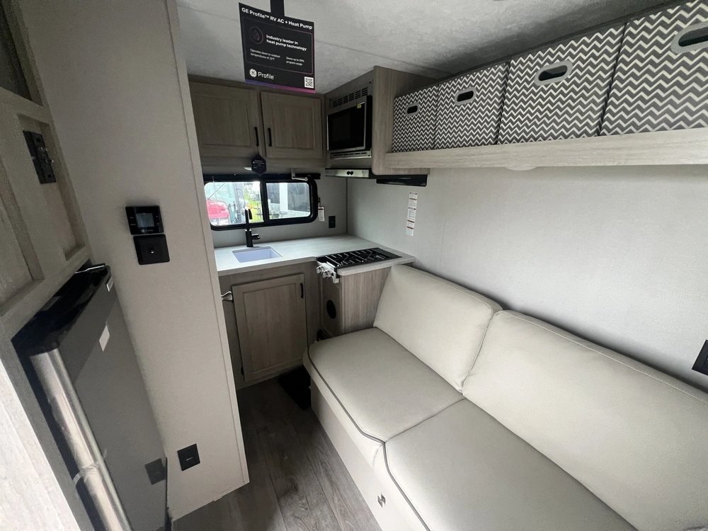 2025 Forest River Coachmen Catalina Summit Series 134 Rkx alt