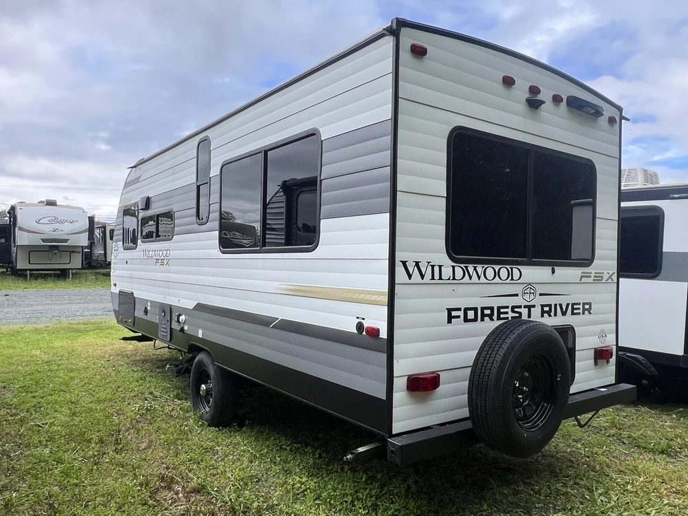 2025 Forest River Wilwdood Fsx 161 Qk alt