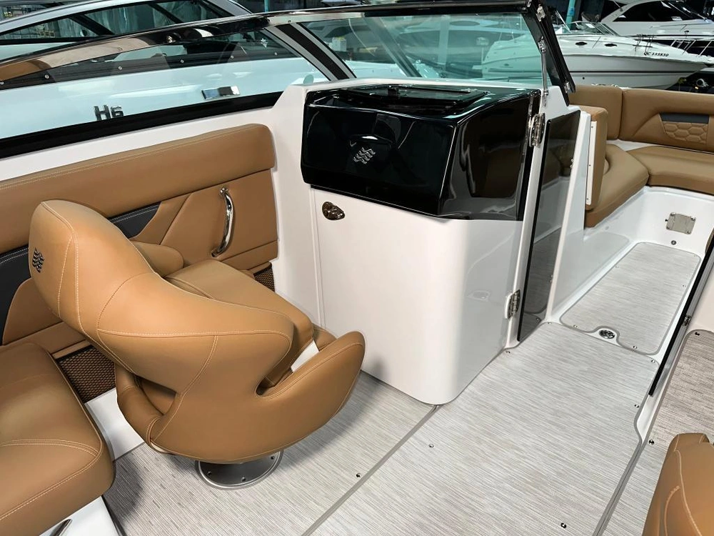 Four Winns Hd5 Mercruiser 6.2l / Bravo 3 2025 alt