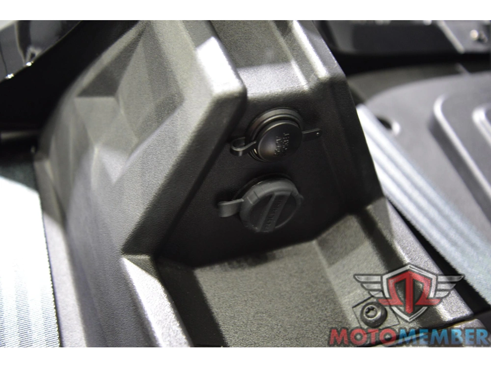 2025 Slingshot S Autodrive alt