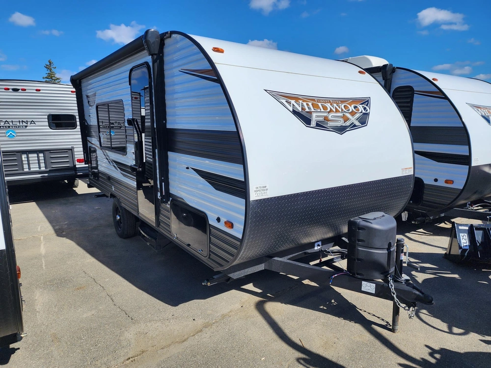 2024 Forest River Wildwood Fsx 167 Rbk alt