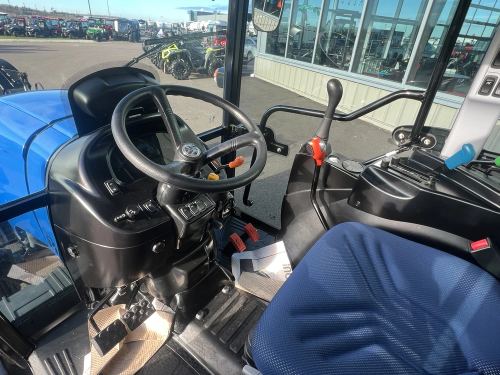 2021 New Holland Boomer 50 alt