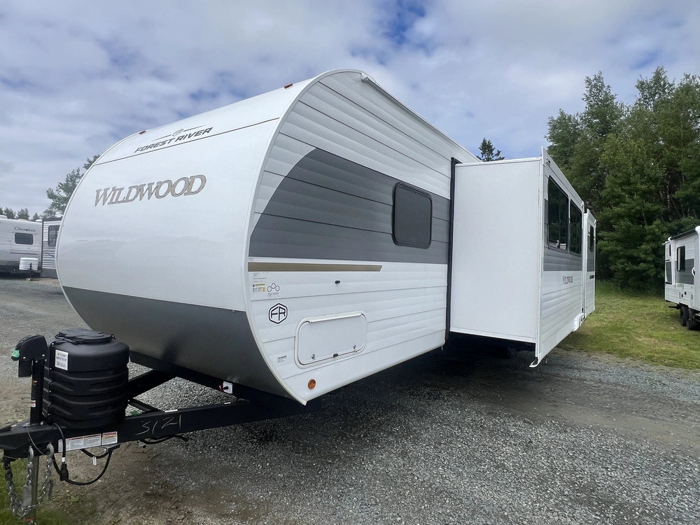 2026 Forest River Wildwood 31 Kqbts alt