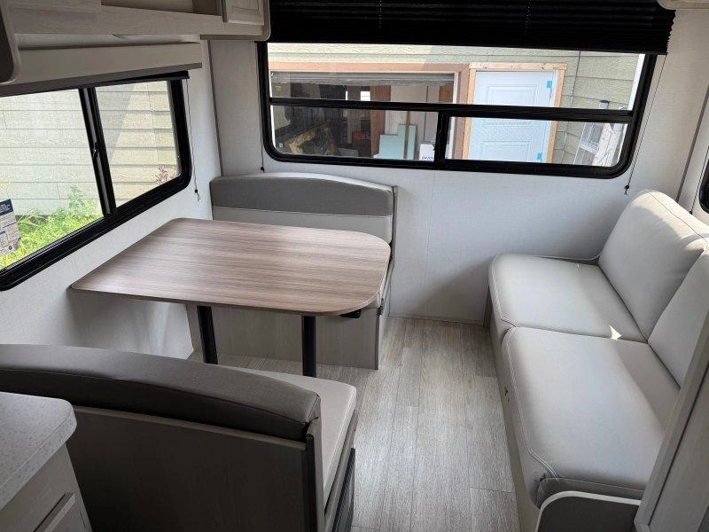 Coachmen Catalina 221epic 2027 alt