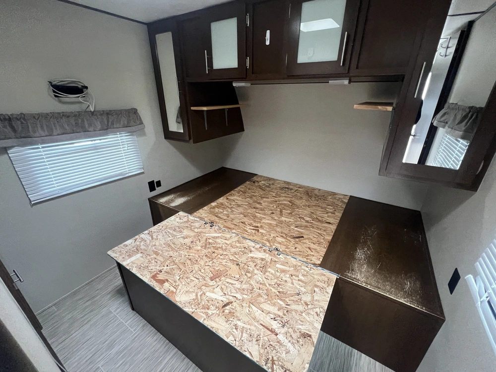 2019 Forest River Prime Time Avenger 31 Rkd alt