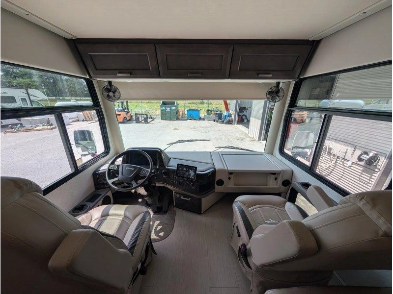 Thor Motor Coach Palazzo 37.4 2023 alt