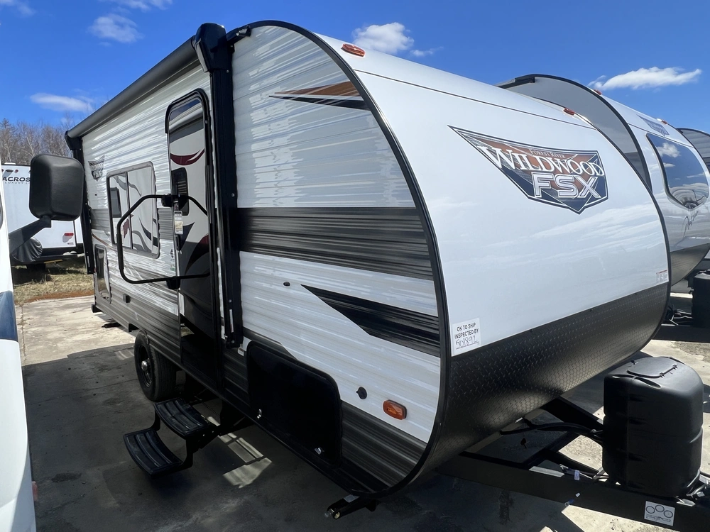 2024 Forest River Wildwood Fsx 167 Rbk alt