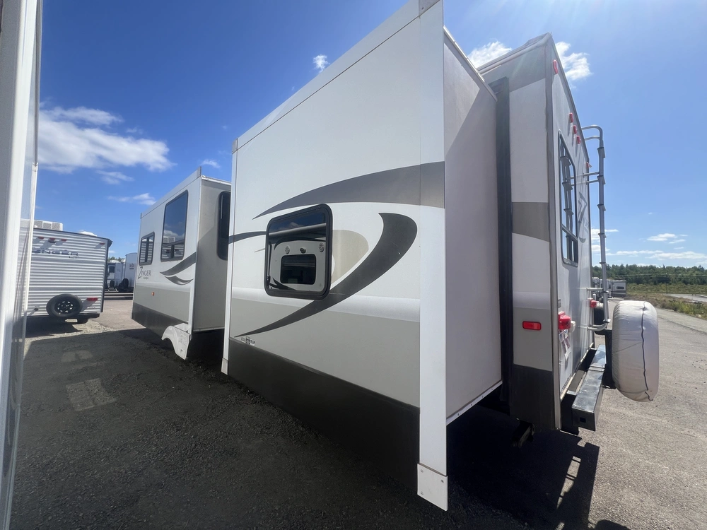 2014 Crossroads Zinger 310sb alt