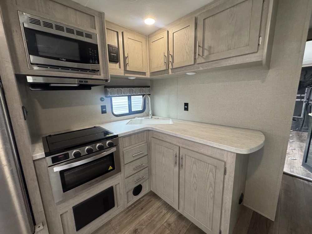 2023 Coachmen Catalina Trail Blazer 29ths alt