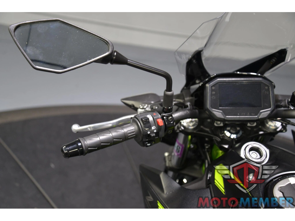 2022 Kawasaki Z650 alt