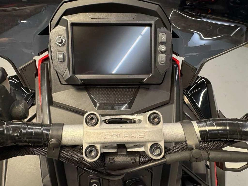 2026 Polaris 850 Indy Vr1 Dynmx 137 alt