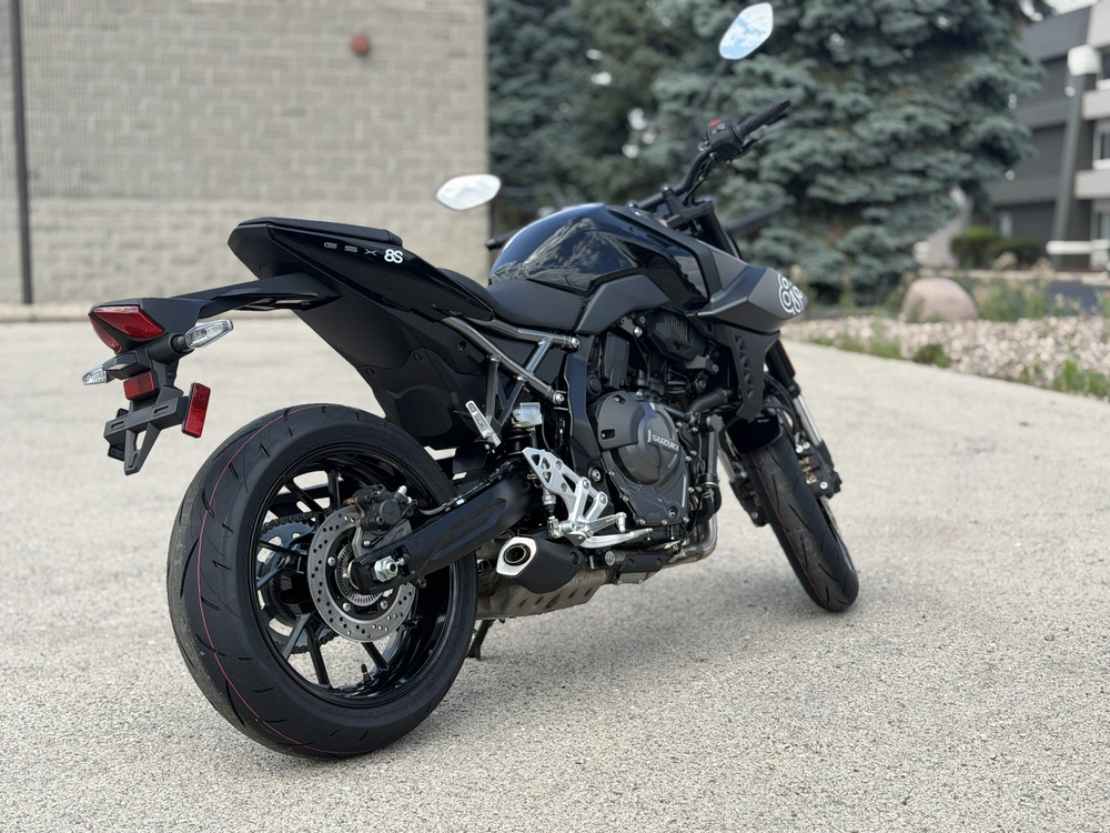 2026 Suzuki Gsx-8s alt