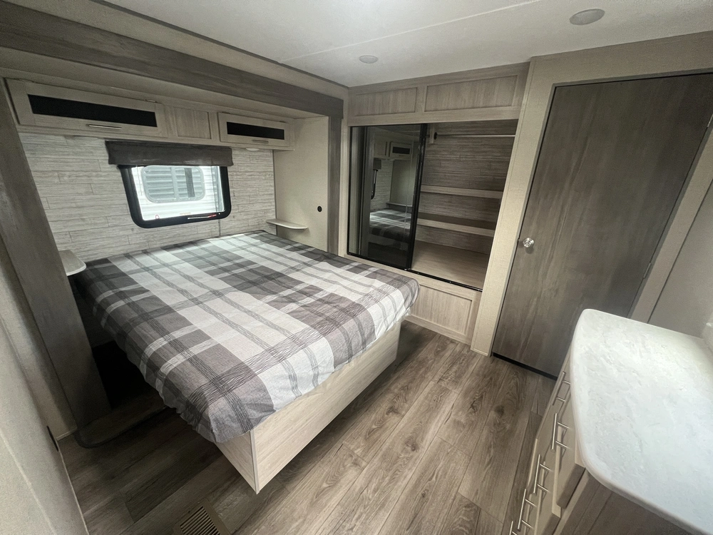 2023 Coachmen Catalina 343bhtsck alt