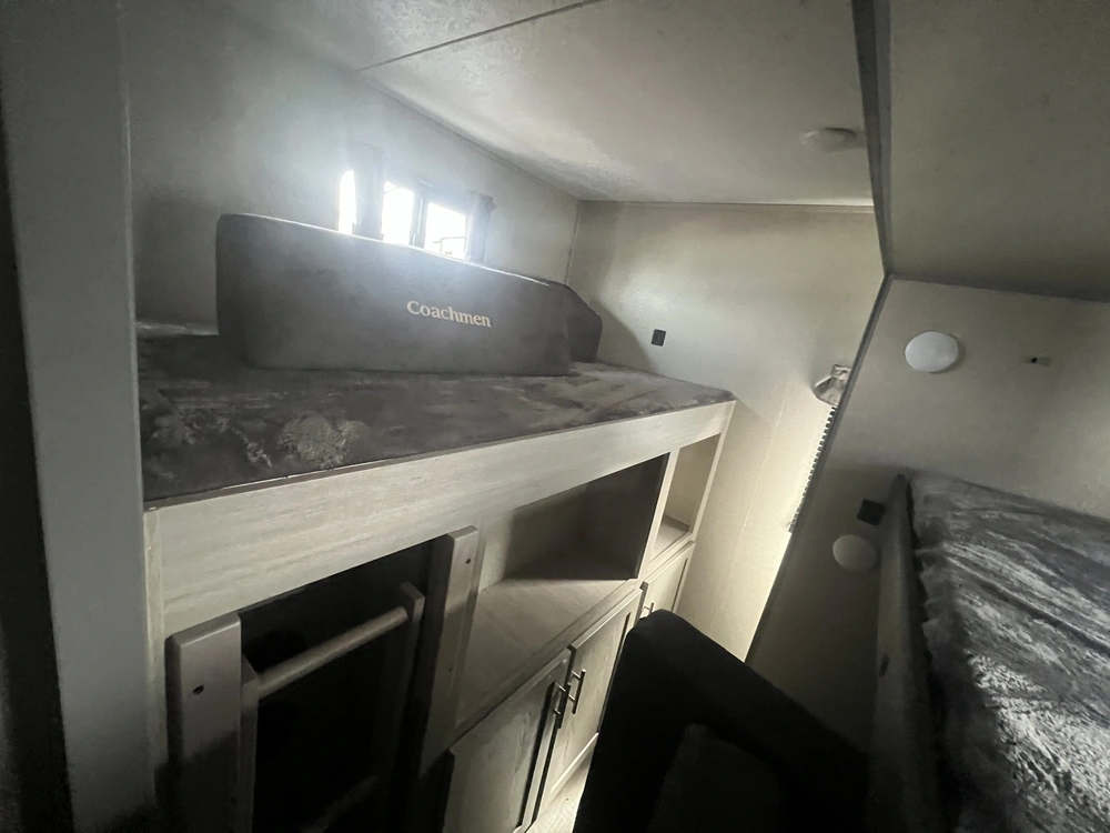 2022 Coachmen Catalina 323bhdsckle alt