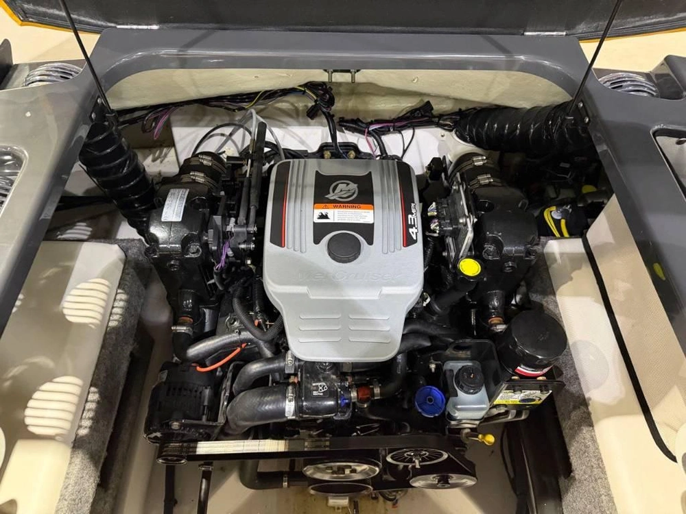 2017 Glastron Gts 205 alt