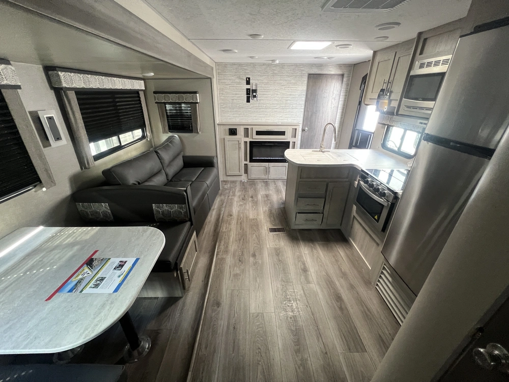 2023 Coachmen Catalina 323qbtsckle alt