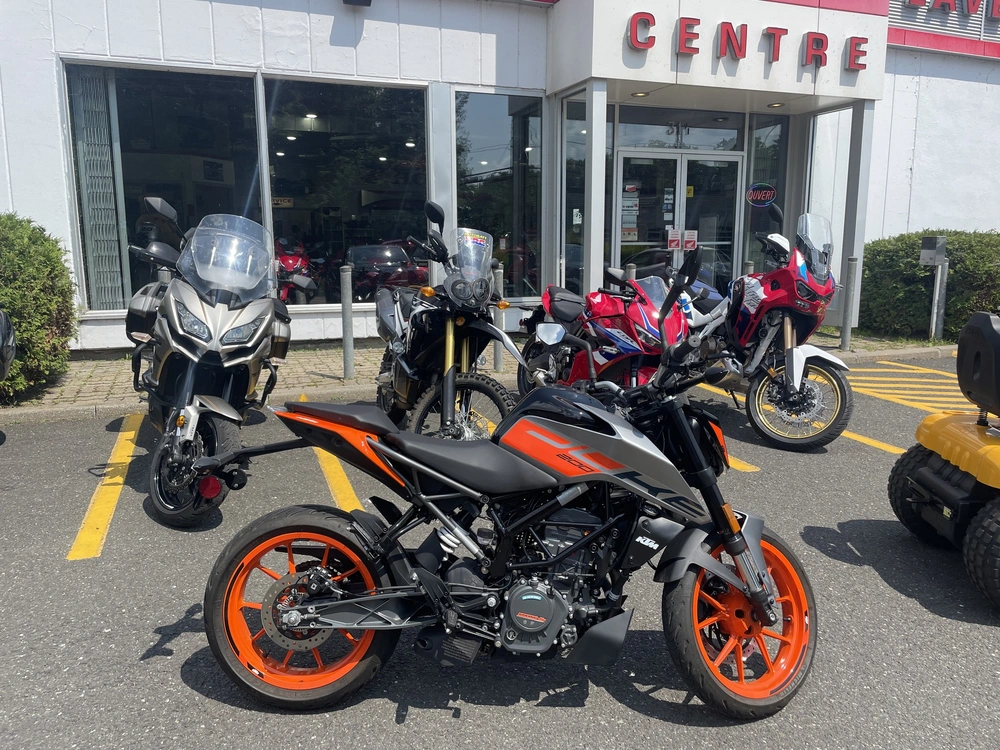 Ktm Duke 200 2023 alt