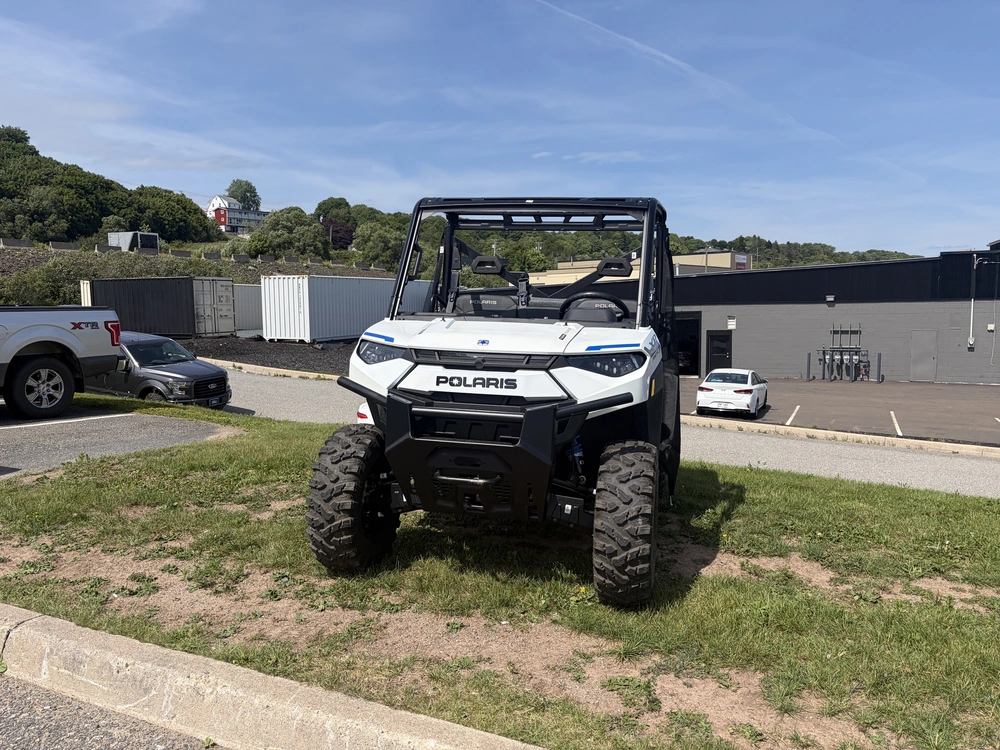 2024 Polaris Ranger Xp Kinetic Premium - Icy White Pearl alt