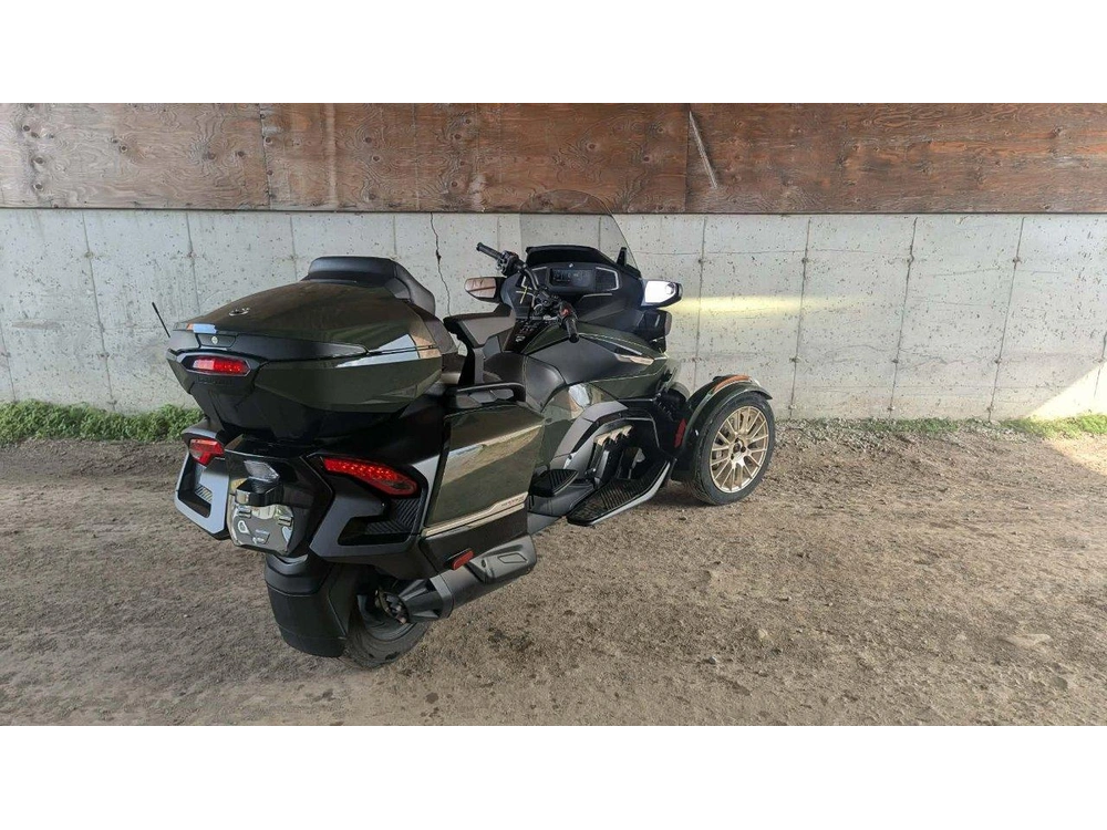 Can-am Rt Sea-to-sky Used 2023 alt