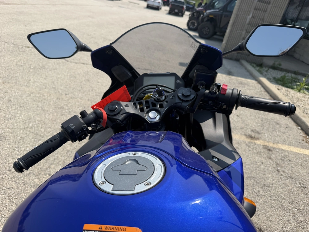 2024 Yamaha Yzf-r3 alt
