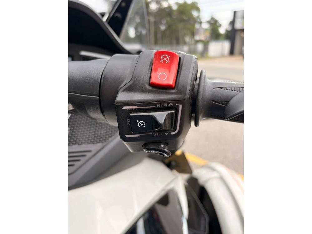 Bombardier Canam Spyder Rt Ltd 2021 alt