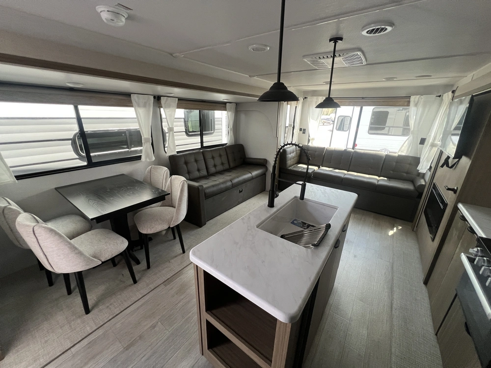 2025 Forest River Wildwood 27re alt