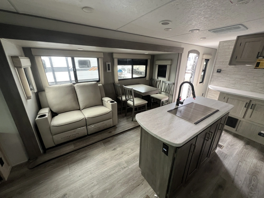 2024 Coachmen Catalina 283fedsle alt