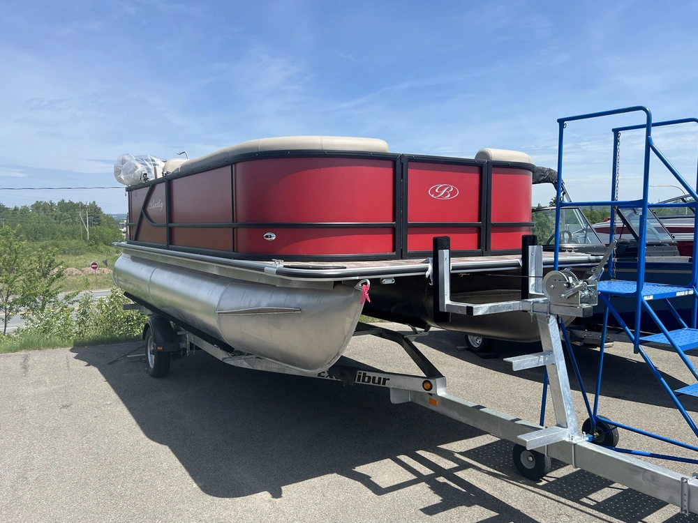 2026 Encore Boat Builders Bentley 200 Le Cr alt