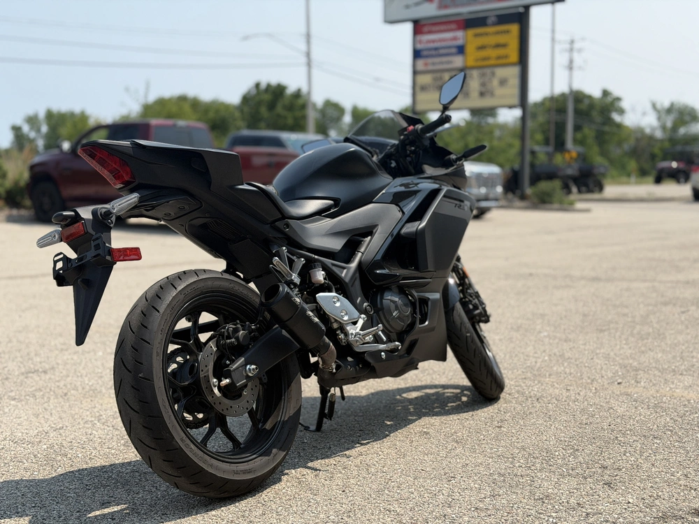 2025 Yamaha Yzf-r3 alt