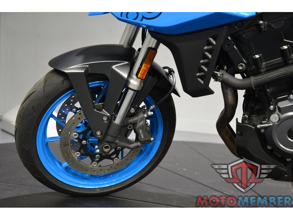 2024 Suzuki Gsx-8s alt