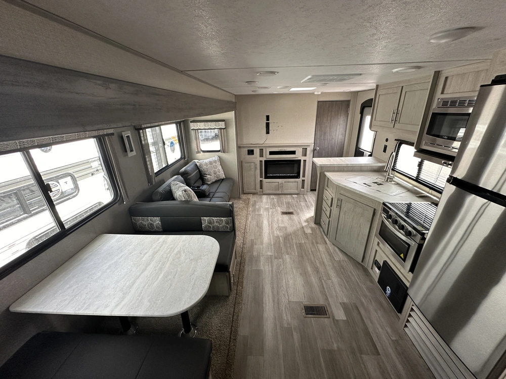 2022 Coachmen Catalina 243rbs alt