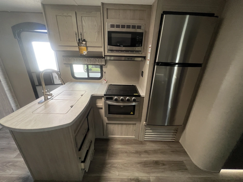 2023 Coachmen Catalina 323qbtsckle alt