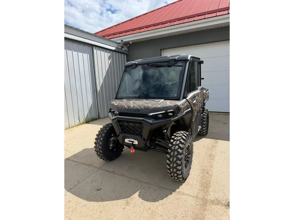 2026 Can-Am Defender LIMITED CAB HD11 8JTG