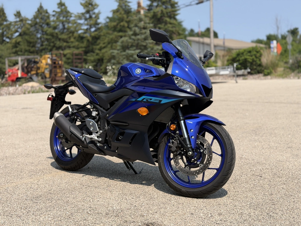 2024 Yamaha Yzf-r3 alt