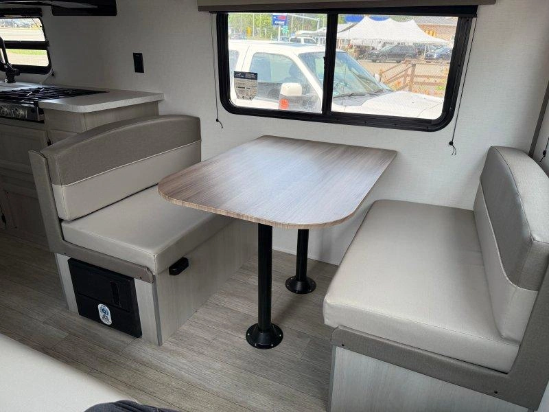 Coachmen Catalina 221epic 2027 alt