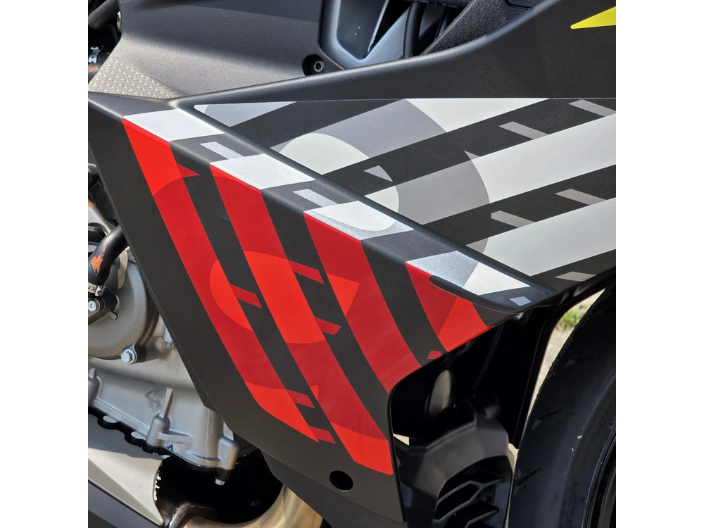 2027 Aprilia Rs 660 Factory alt