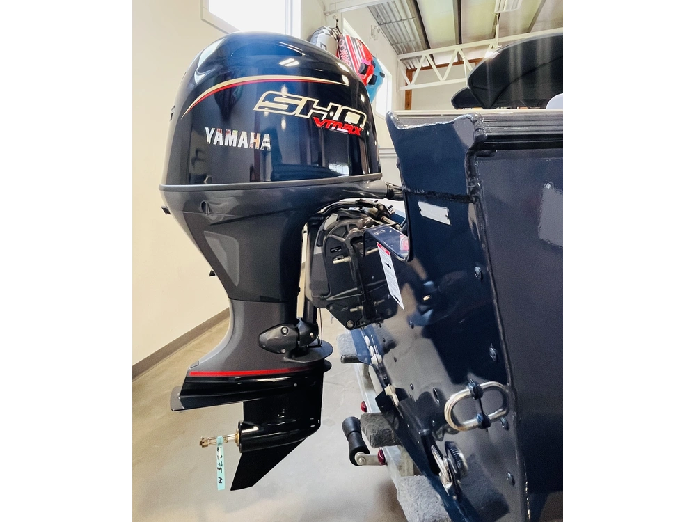 2026 Smoker-craft Avenger alt