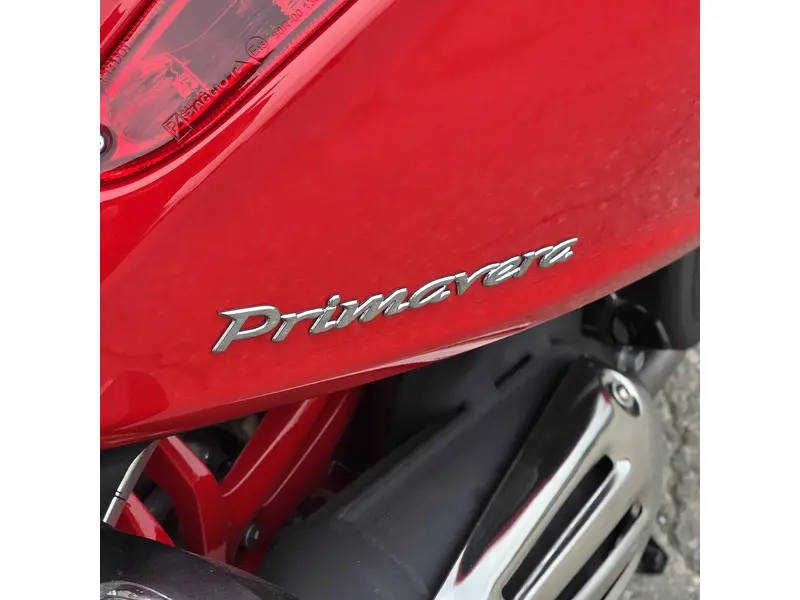 Vespa Primavera Red 150 2027