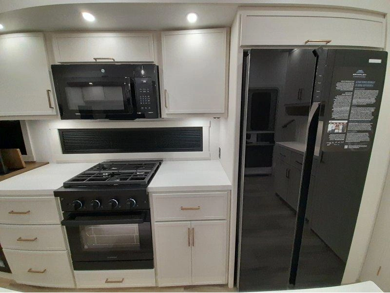 Brinkley Model Z Z3600 2027 alt