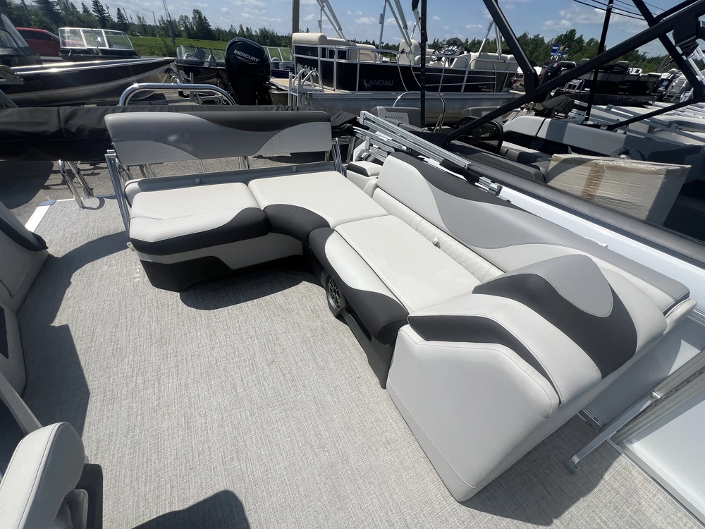 2025 Legend 21qr Twin alt