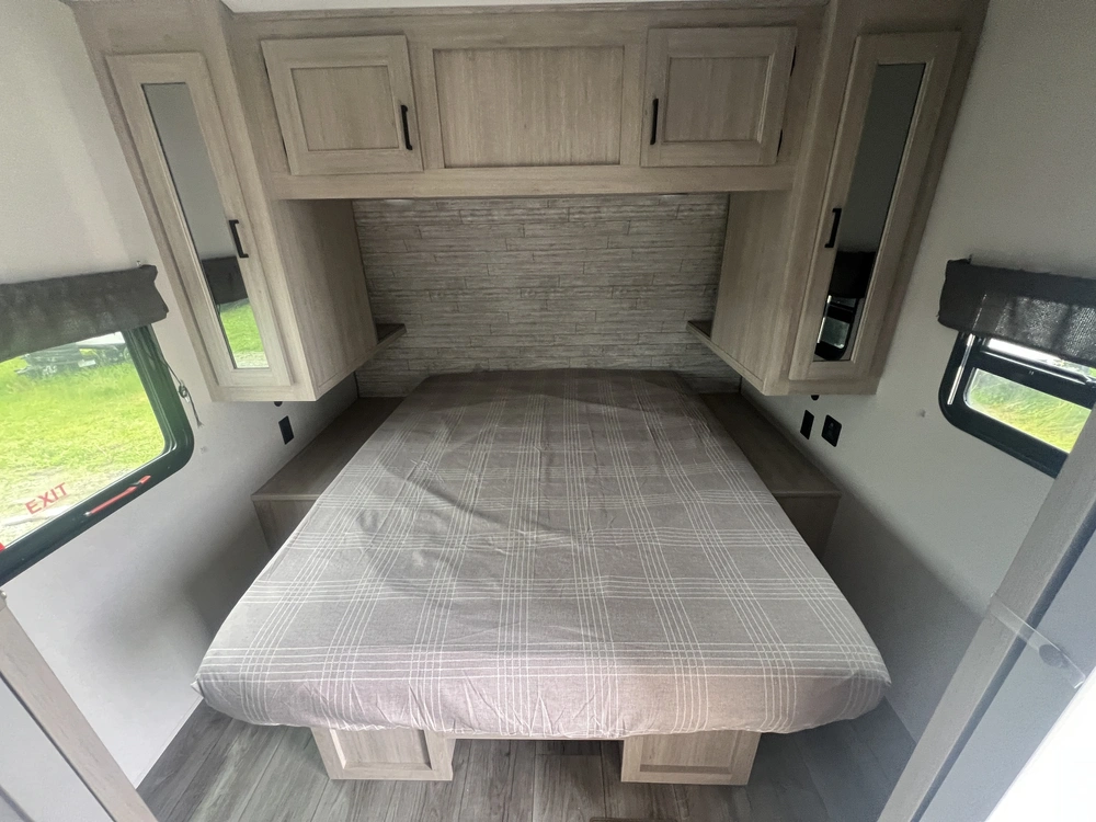 2026 Forest River Coachmen Catalina Legacy Edition 273 Dbhck alt