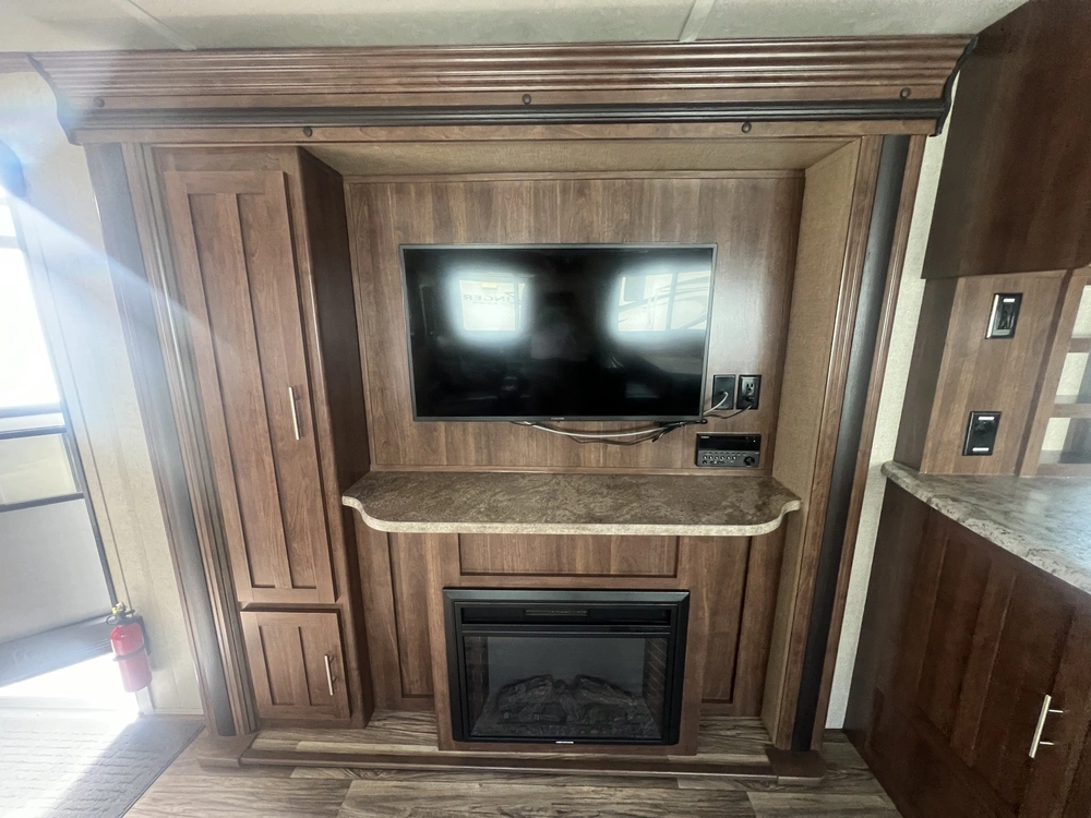 2018 Crossroads Volante 30rk alt