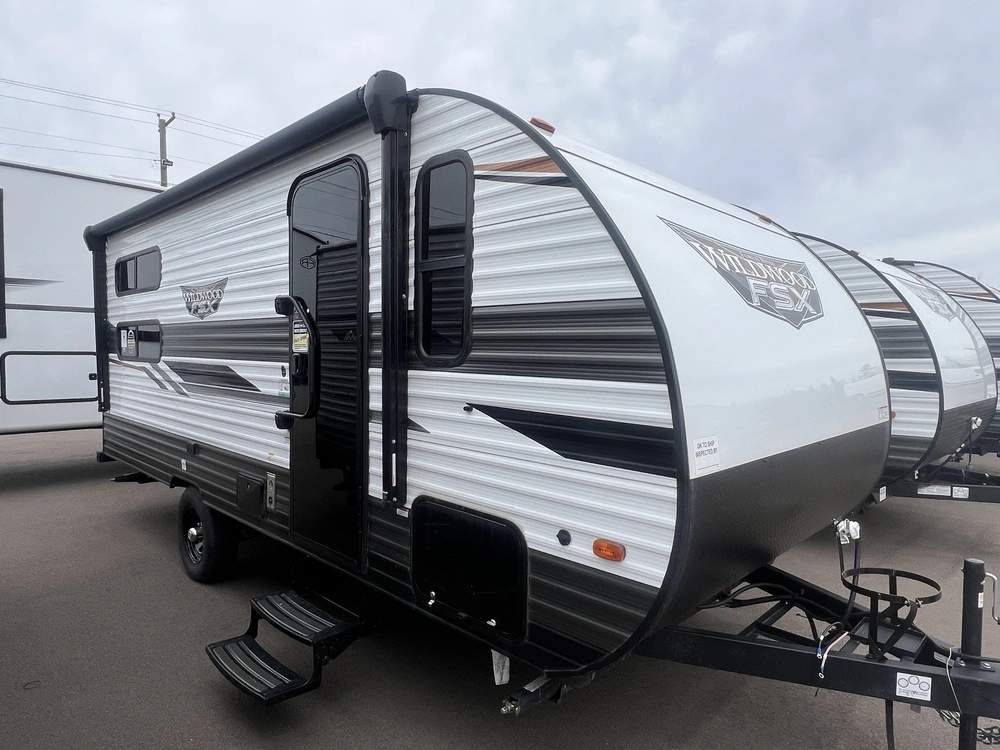 2022 Forest River Wildwood Fsx 176 Qbhk alt