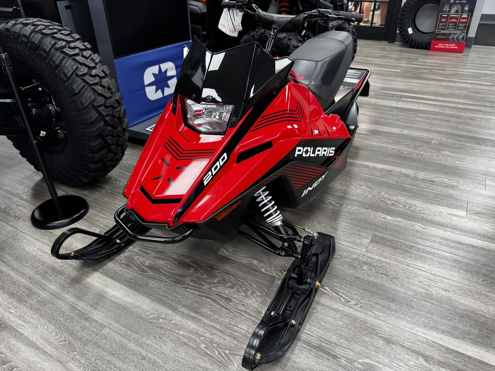 2027 Polaris Indy 200 Cc Red alt