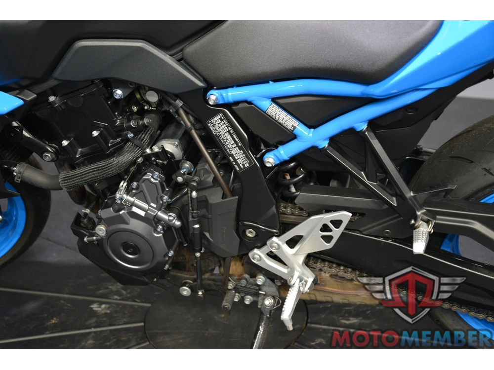 2024 Suzuki Gsx-8s alt