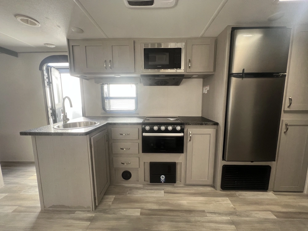 2023 Forest River Prime Time Tracer Le 260 Bhs alt