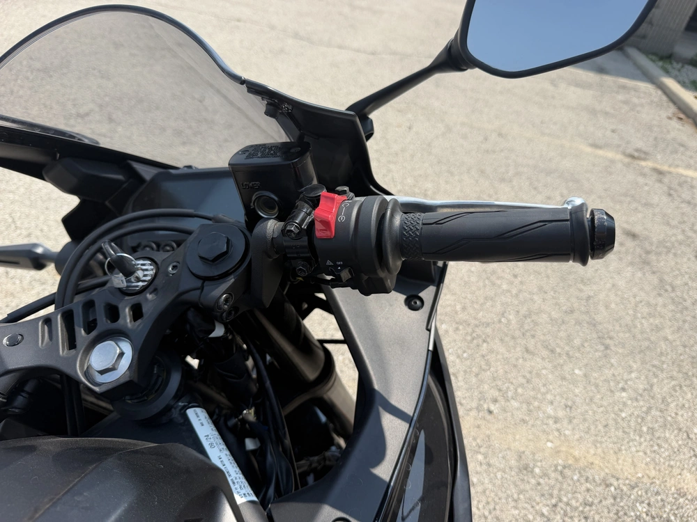 2025 Yamaha Yzf-r3 alt